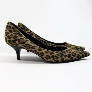 Nine West Size 6M Tokeno Leopard Print Kitten Heel